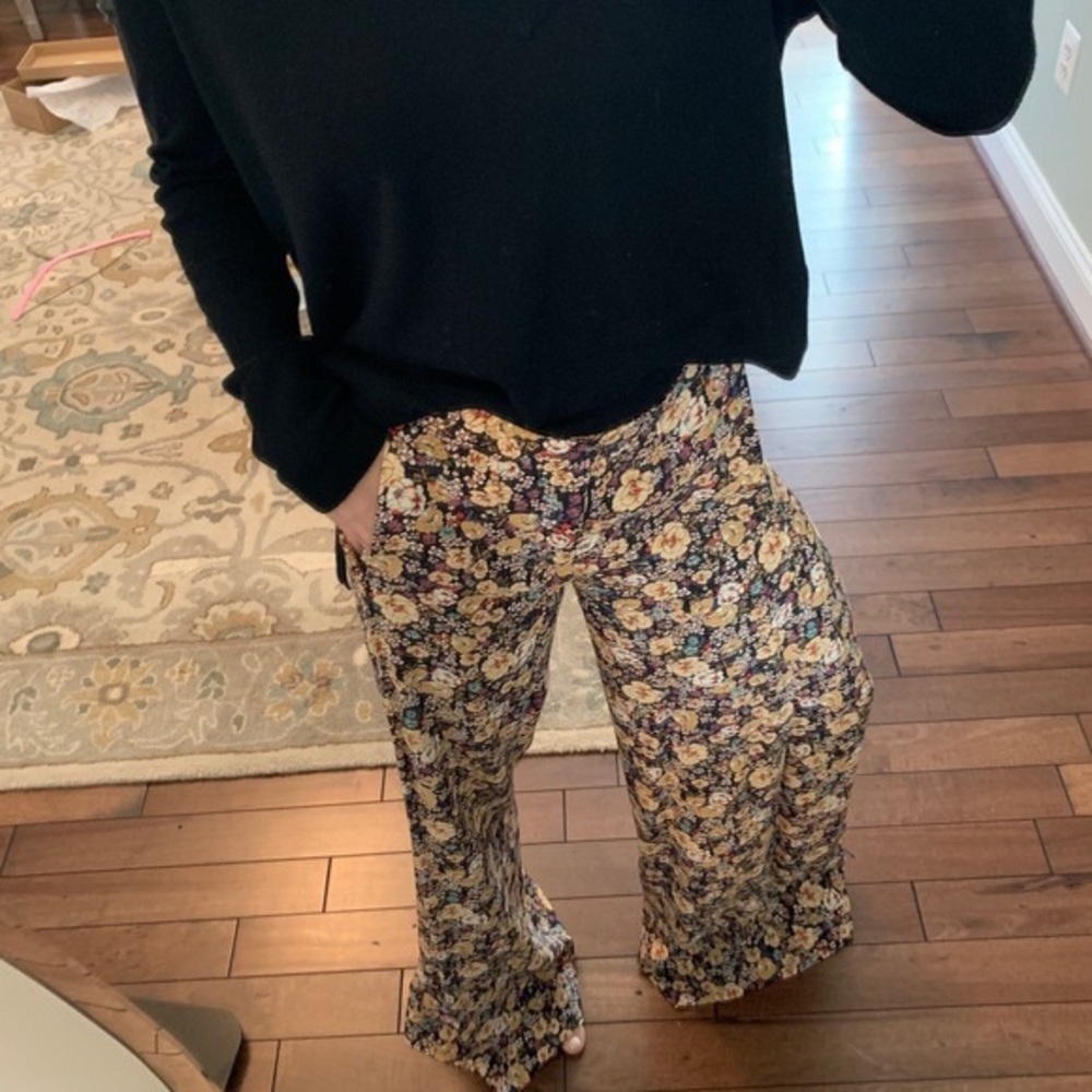 Easy to style flower print wide leg trousers- ZARA